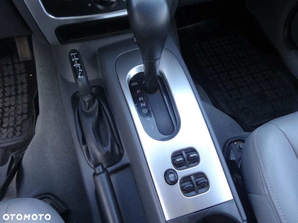 Jeep Cherokee 2.8 CRD Automatik Limited - 28
