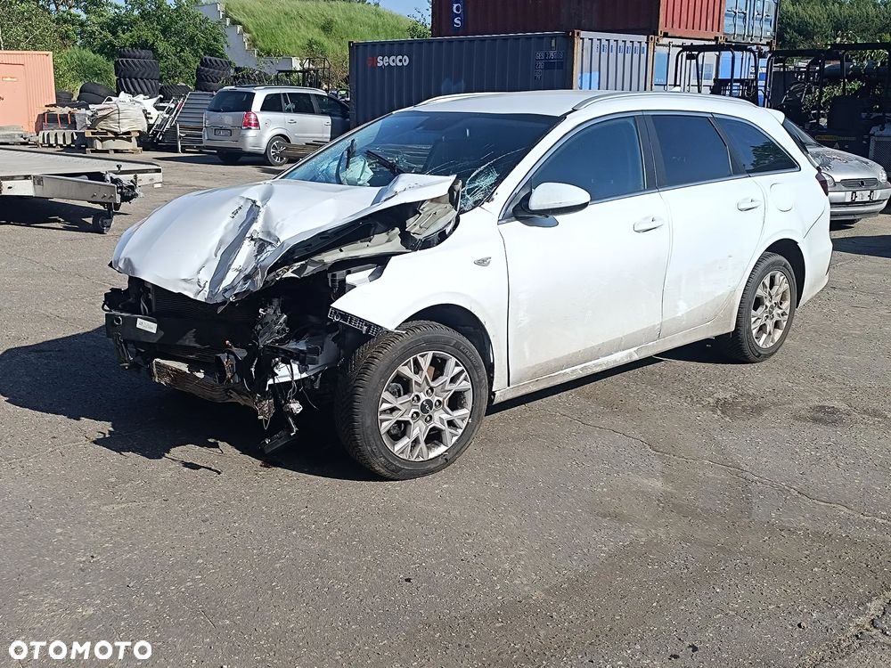 Kia Ceed 1.5 T-GDI DCT7 OPF Vision - 1