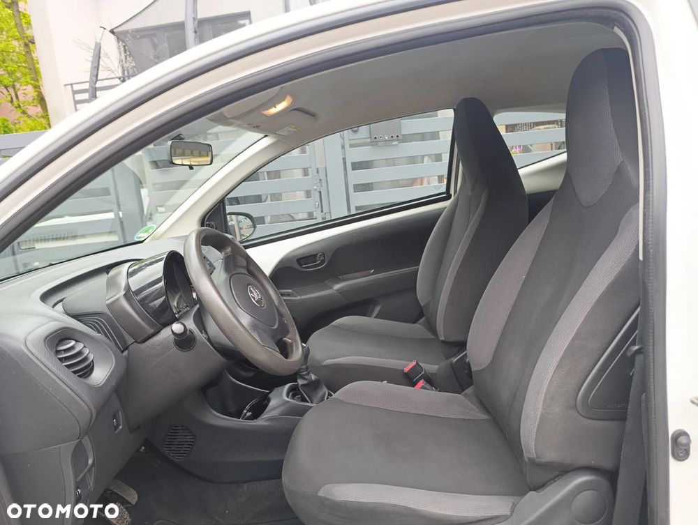 Toyota Aygo x - 29