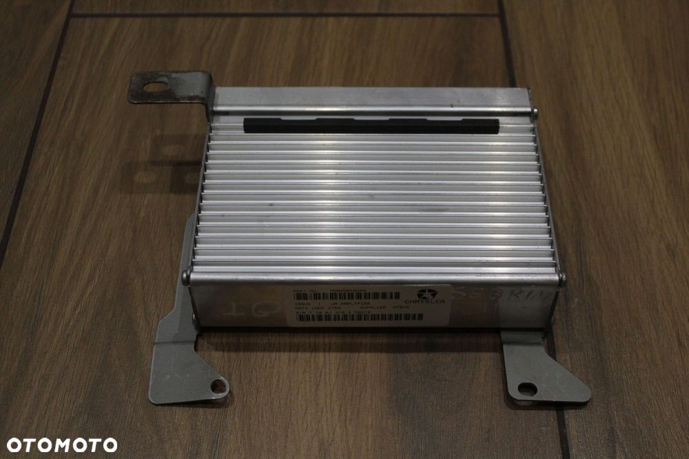 WZMACNIACZ RADIA CHRYSLER SEBRING II P05059182AA - 1