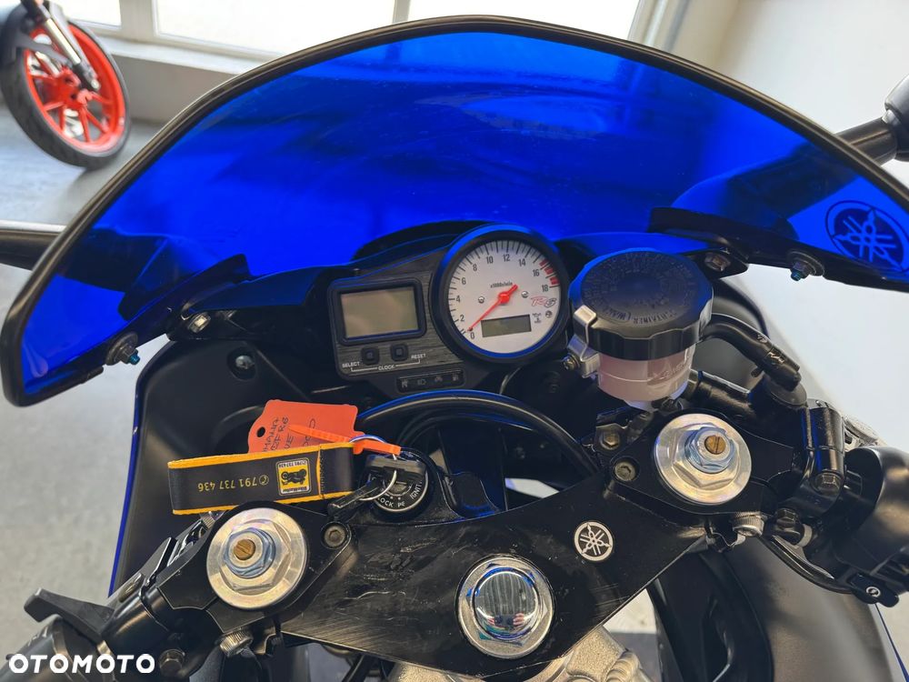 Yamaha R6 - 32