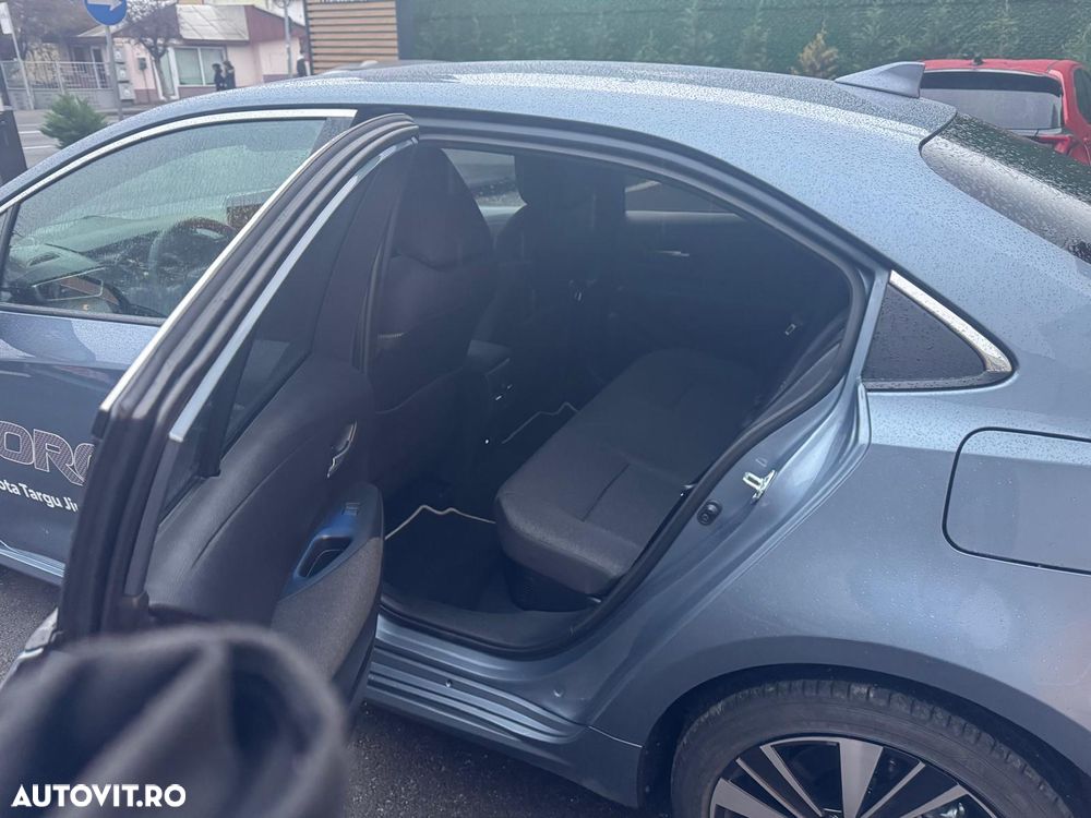 Toyota Corolla TS 1.8 HSD Dynamic - 11