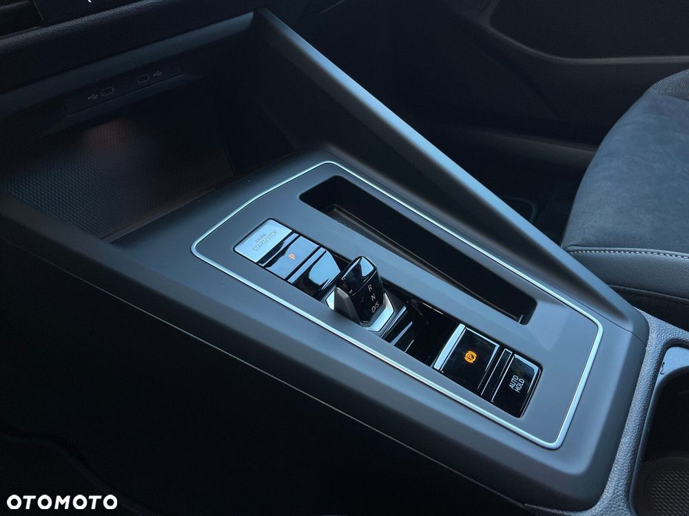 Volkswagen Golf - 25