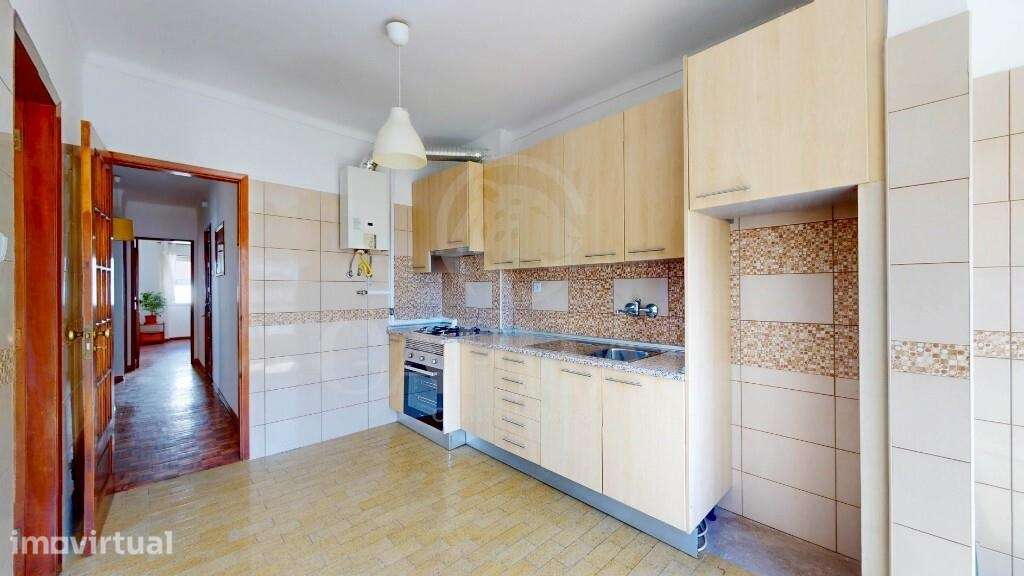 Apartamento T2 transformado em T3 | Excelente Estado | Arrecadação | V - Grande imagem: 5/44