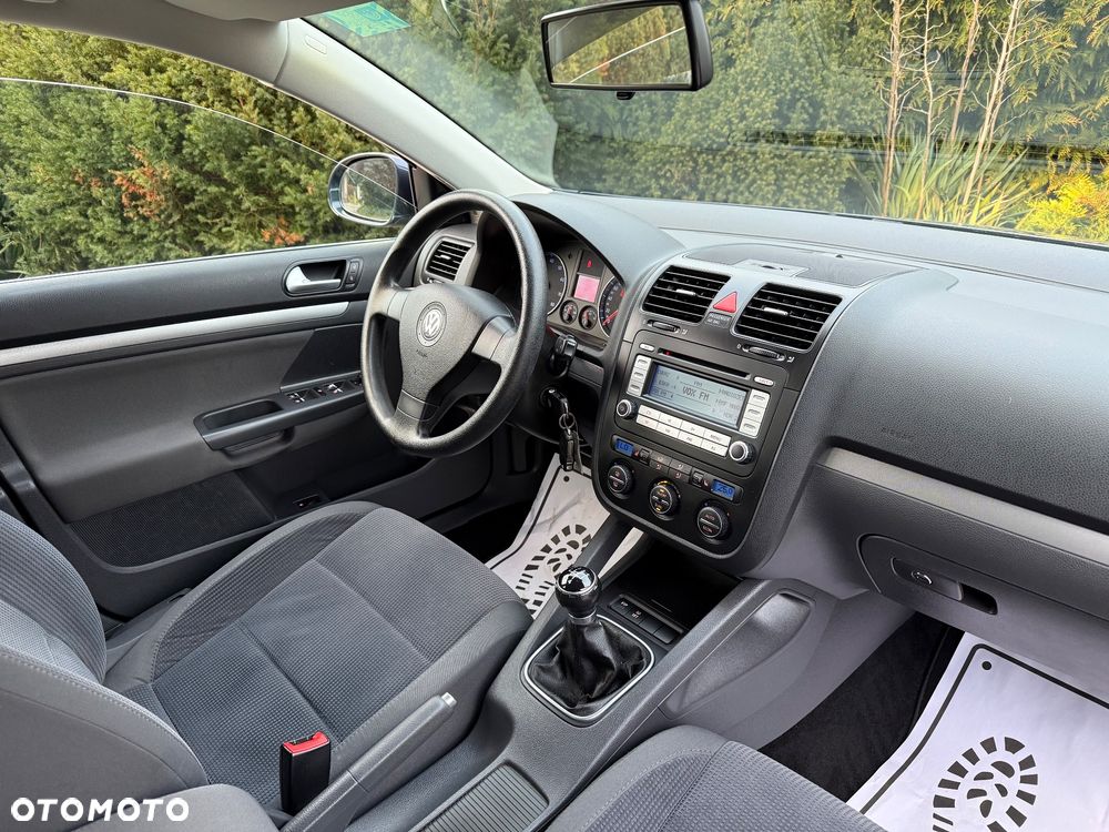 Volkswagen Jetta 1.6 Comfortline - 8