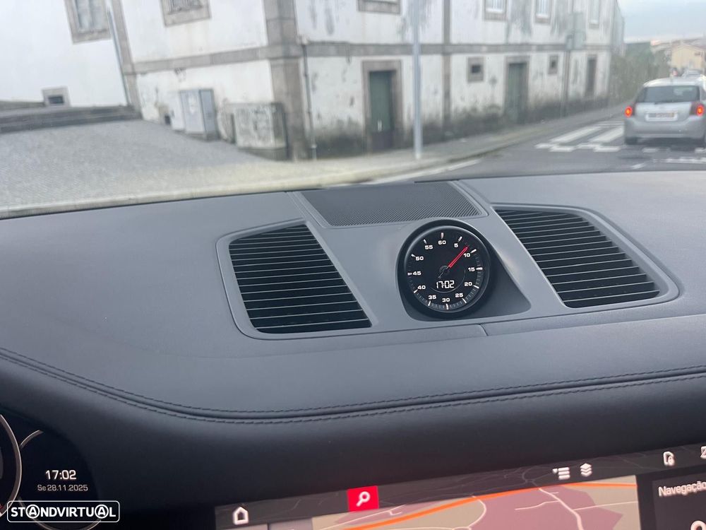 Porsche Cayenne S - 30