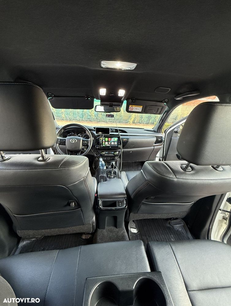 Toyota Hilux 2.8D 204CP 4x4 Double Cab AT Invincible - 6