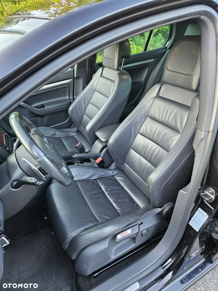 Volkswagen Golf 2.0 GTI DSG - 19