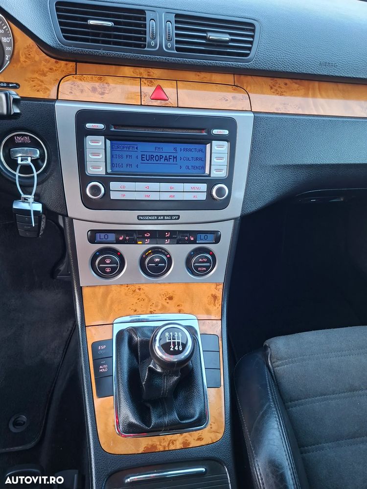 Volkswagen Passat - 17