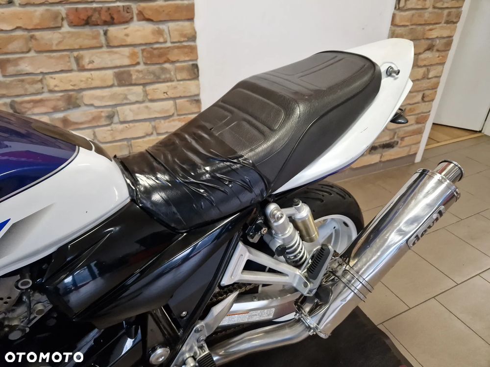 Suzuki GSX - 31
