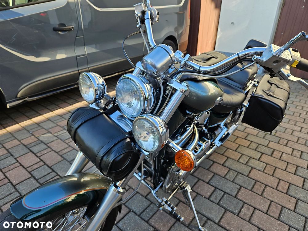 Suzuki Intruder - 12