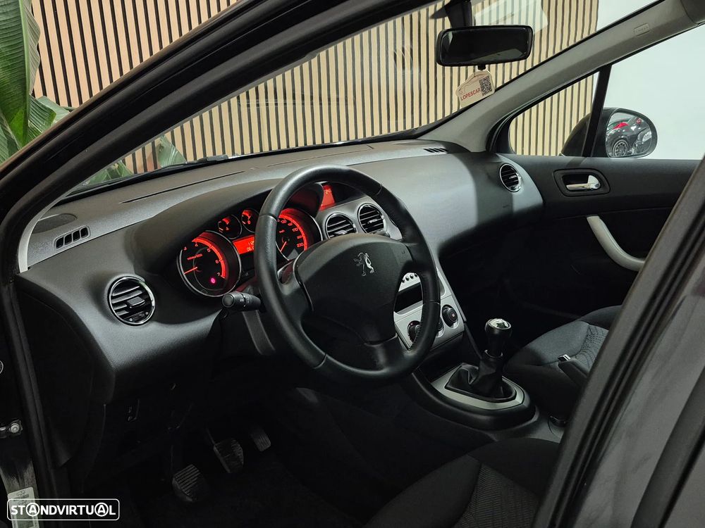 Peugeot 308 SW 1.4 16V Premium - 19