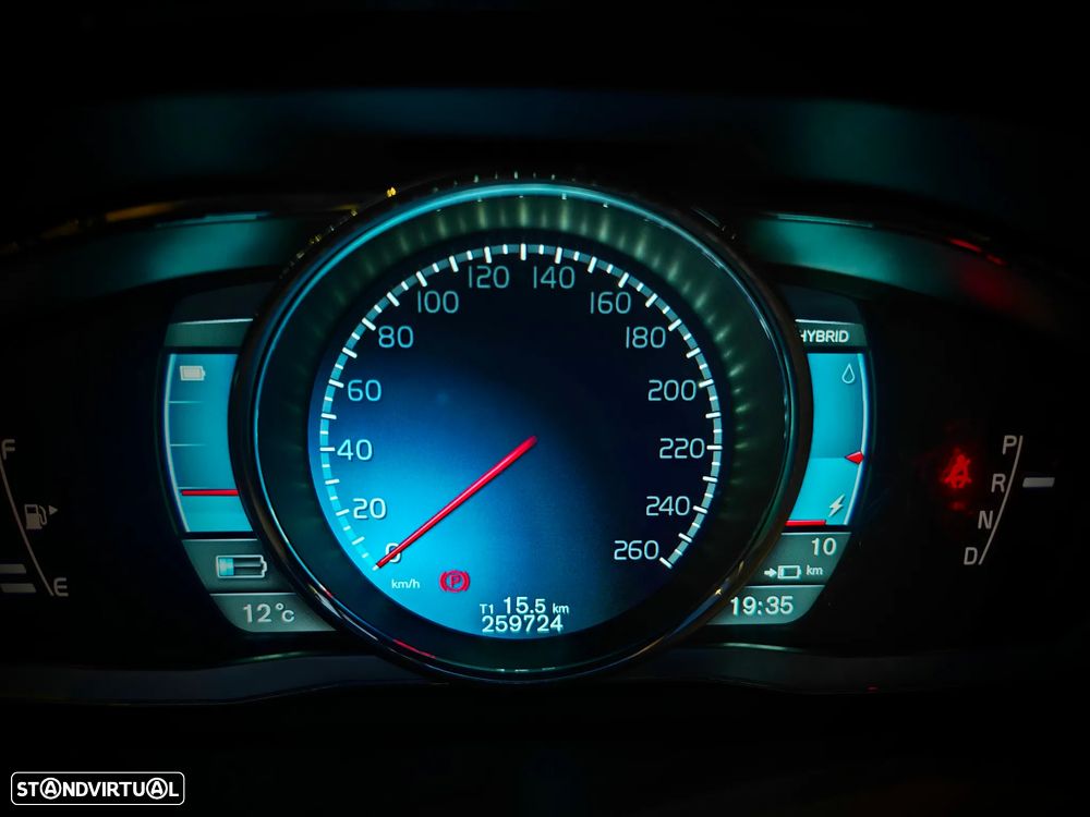 Volvo V60 2.4 D6 R-Design Sum.AWD Phev - 15