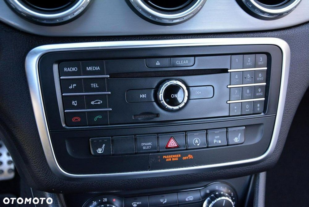 Mercedes-Benz GLA 200 AMG Line - 26
