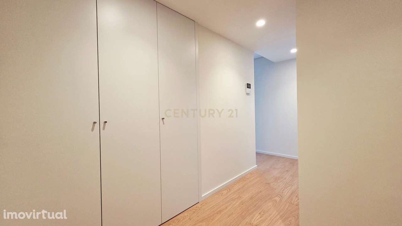 Apartamento T1 novo para arrendamento em Oliveira do Douro com estacio - Grande imagem: 2/21