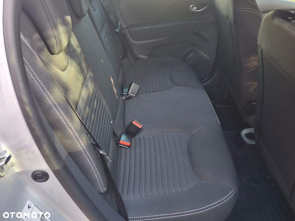 Renault Clio 1.2 16V 75 Limited - 24