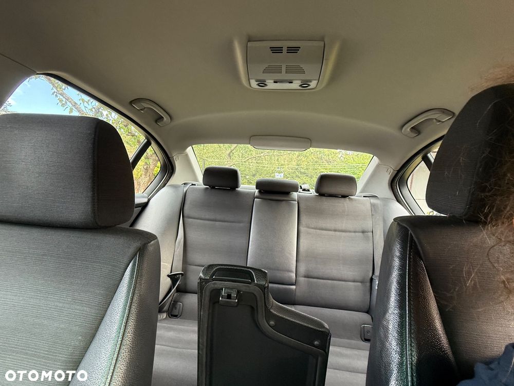 BMW Seria 3 320d - 12