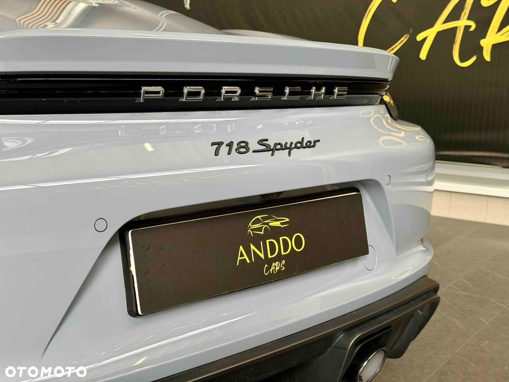 Porsche 718 Spyder - 29