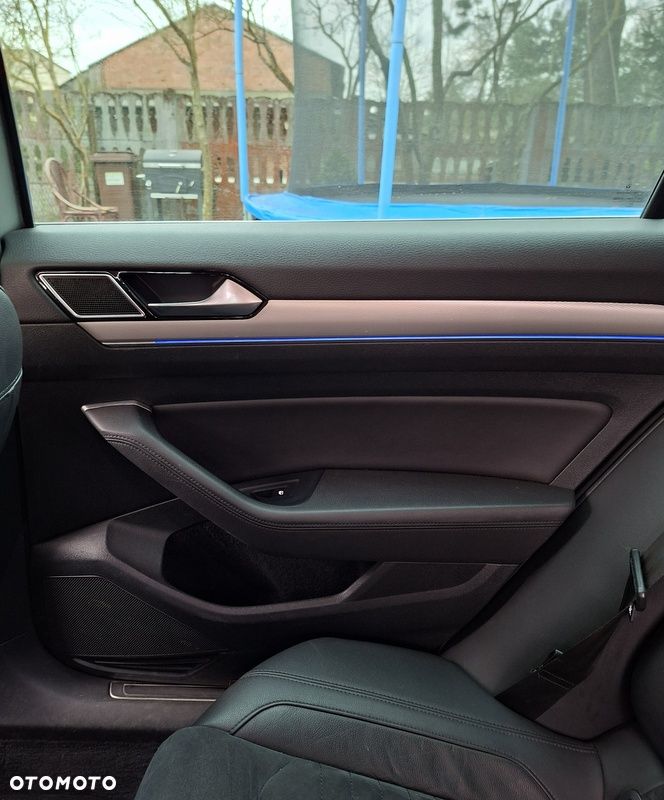 Volkswagen Passat - 34