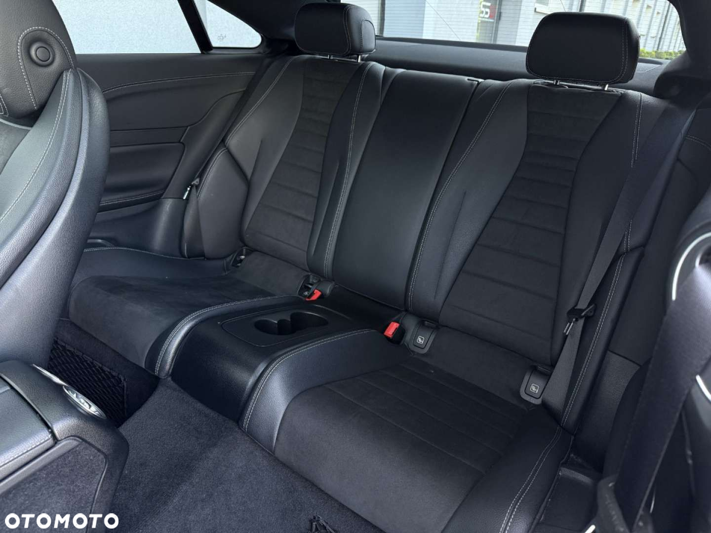 Mercedes-Benz Klasa E 220 d Coupe 9G-TRONIC AMG Line - 31
