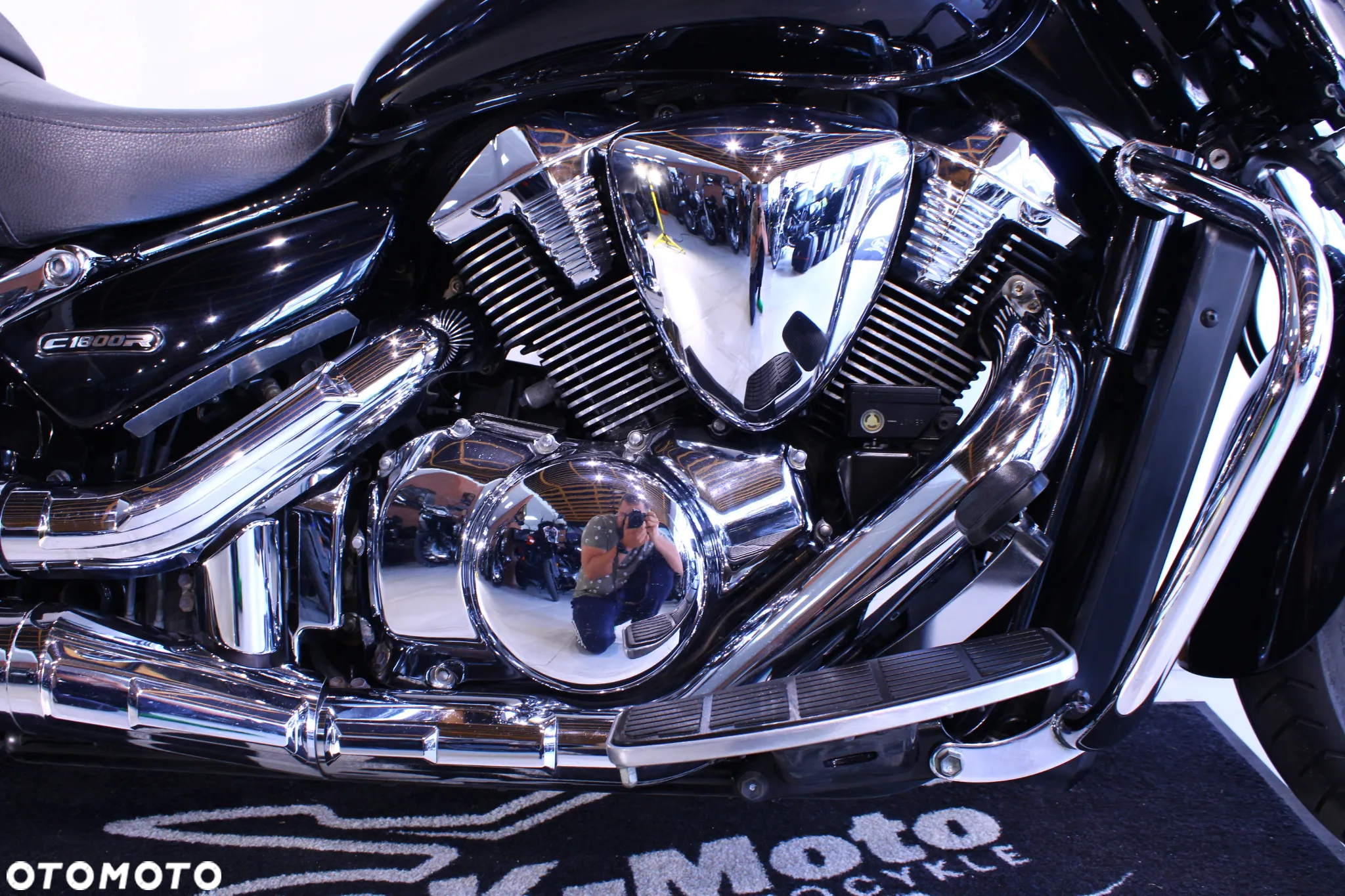 Suzuki Intruder - 19
