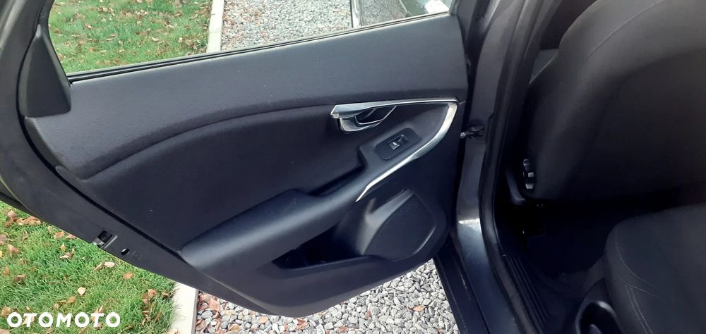 Volvo V40 D2 Momentum - 21