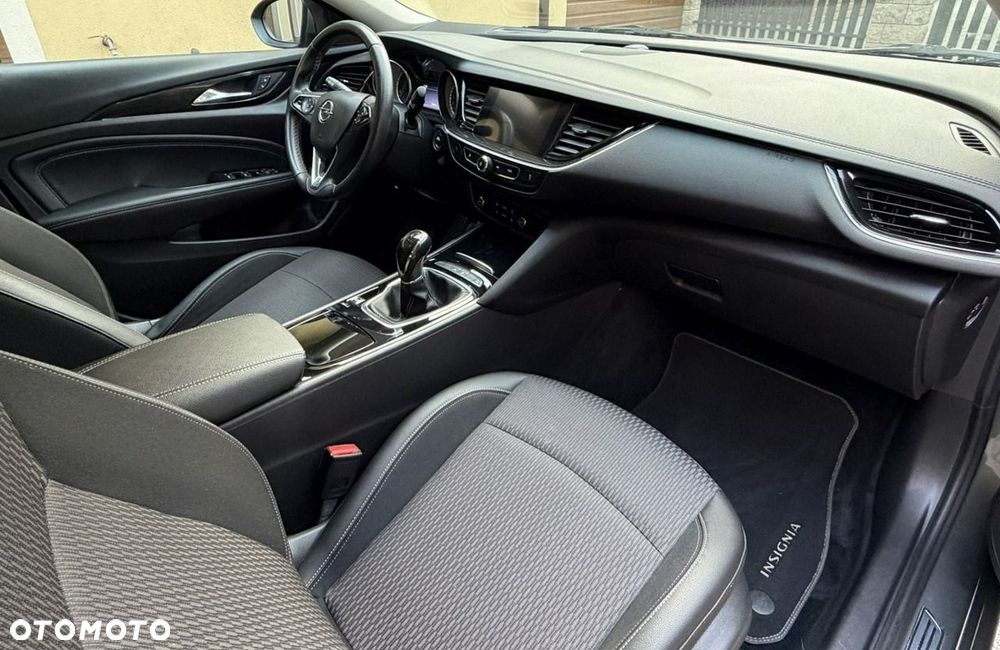 Opel Insignia - 16