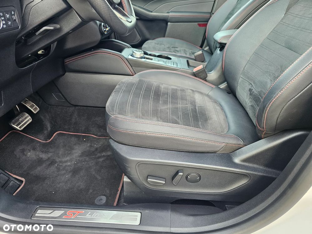 Ford Kuga - 27