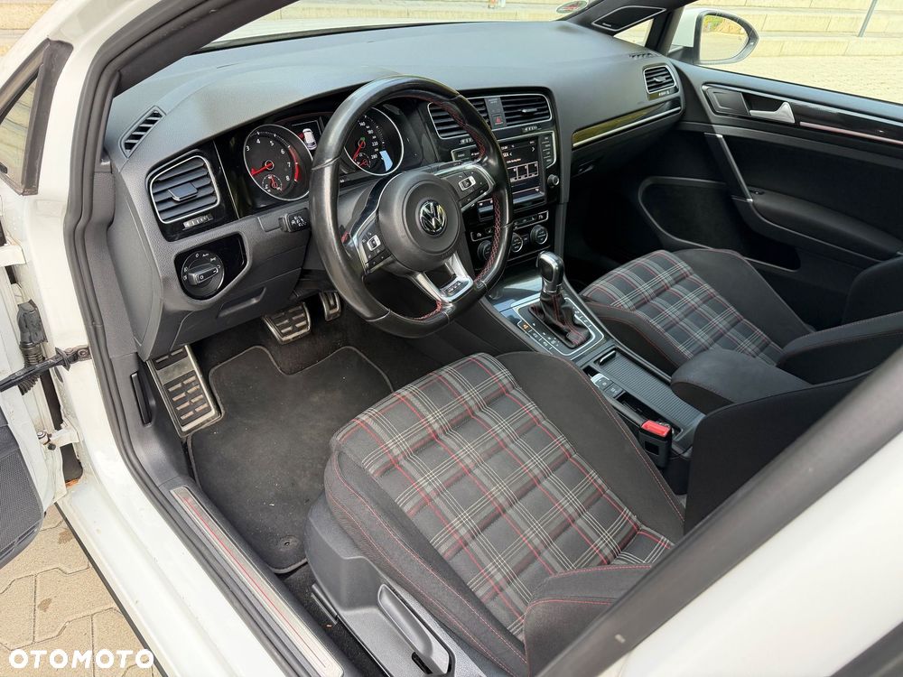 Volkswagen Golf GTI Performance BlueMotion Technology DSG - 24