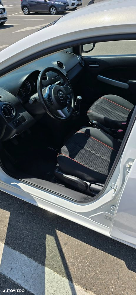 Mazda 2 - 6