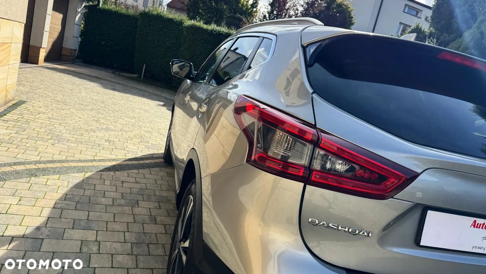 Nissan Qashqai 1.3 DIG-T SHIRO - 8