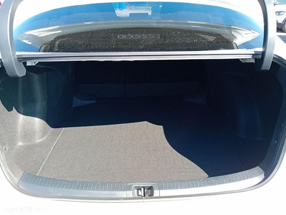 Toyota Corolla 1.8 Hybrid Style - 17