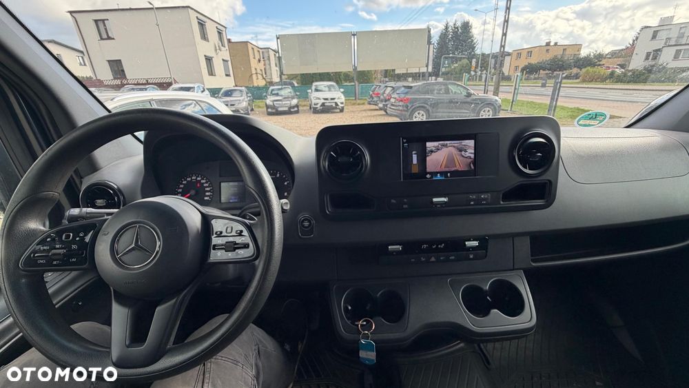 Mercedes-Benz Sprinter - 10