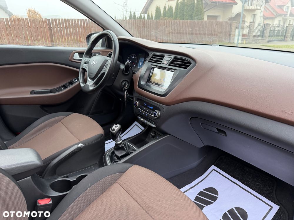Hyundai i20 1.1 CRDi Intro Edition - 32