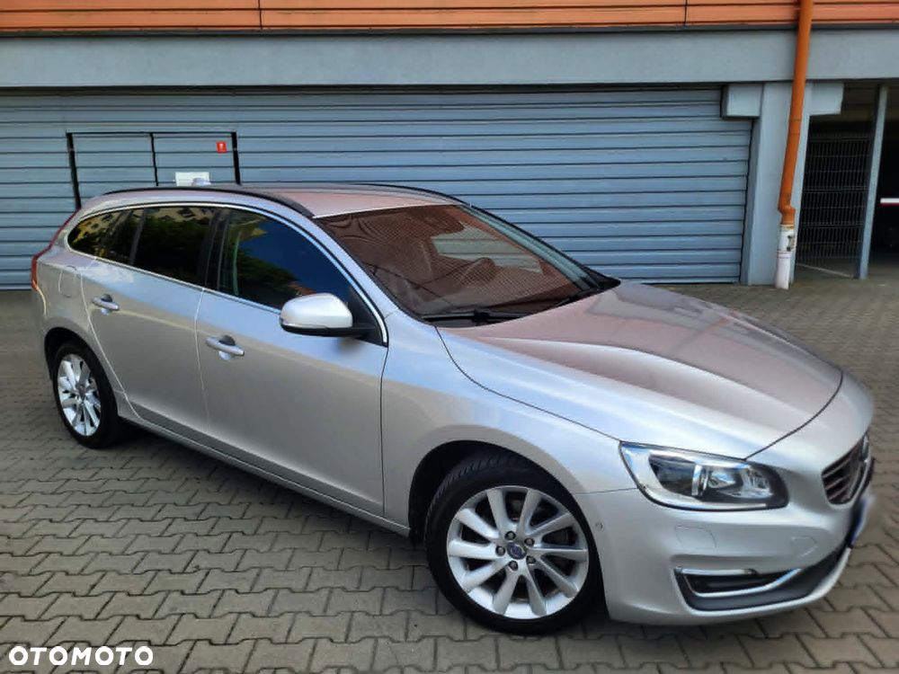 Volvo V60 D4 Momentum - 12