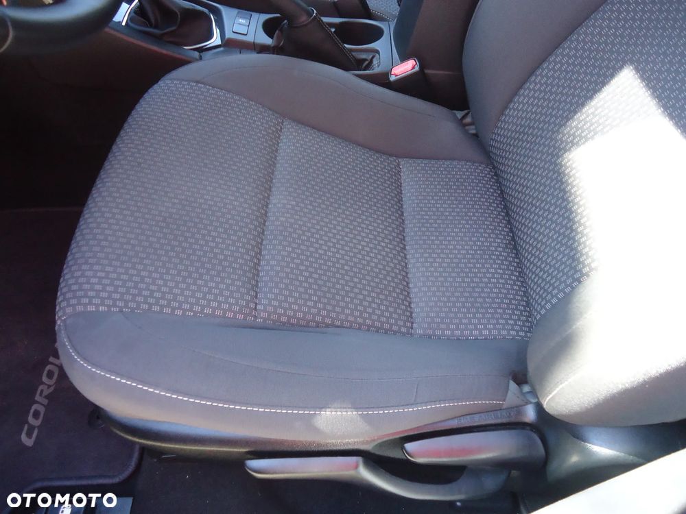 Toyota Corolla 1.6 Comfort - 19