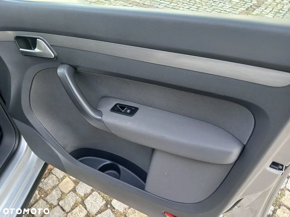 Volkswagen Touran - 26