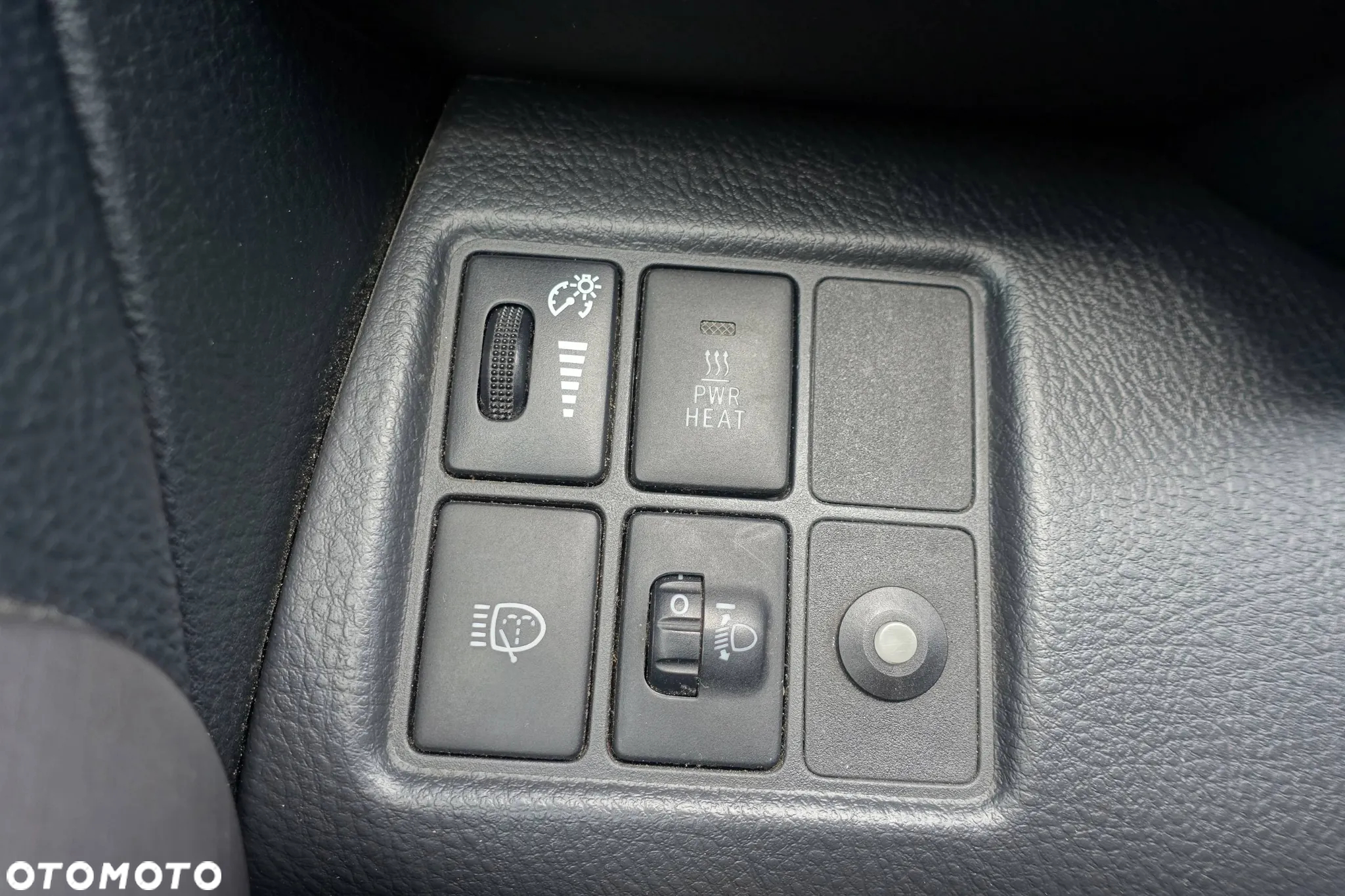 Toyota RAV4 2.2 D-CAT Premium - 25