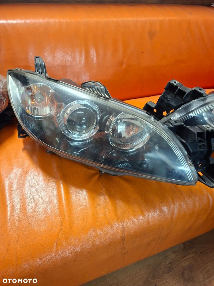 Lampa przednia Reflektor Xenon Mazda 3 BK Sedan 2003-2009