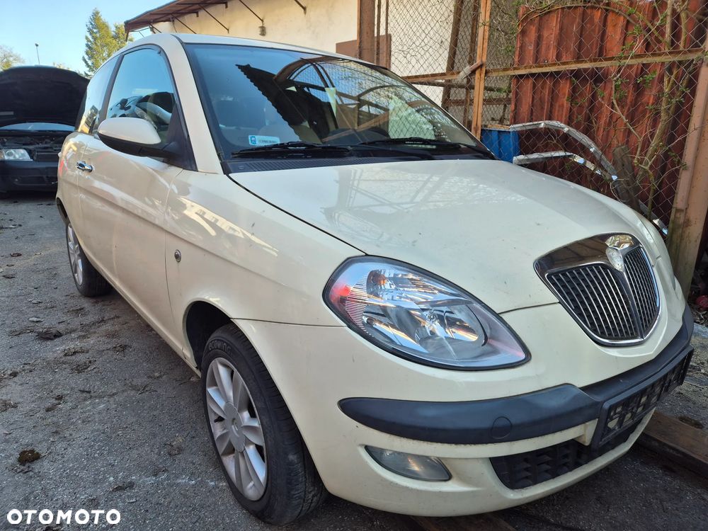 LANCIA YPSILON  Części , maska, zderzak, lampy, błotnik, alternator - 1