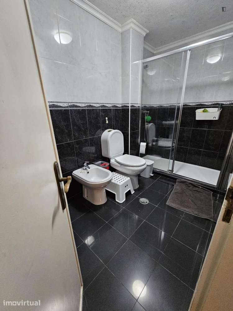 Quarto - localizado em Olivais Lisbon - Grande imagem: 5/5