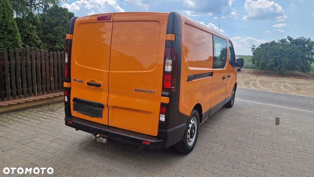 Renault Trafic doka 5 osób L2H1 - 9