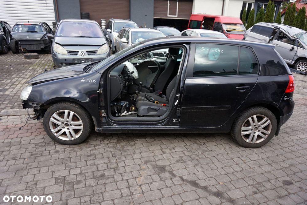 VOLKSWAGEN GOLF V 5D HB 2008 LC9Z 1.4 TSI CAXA 122KM JPG CZARNY na części - 2