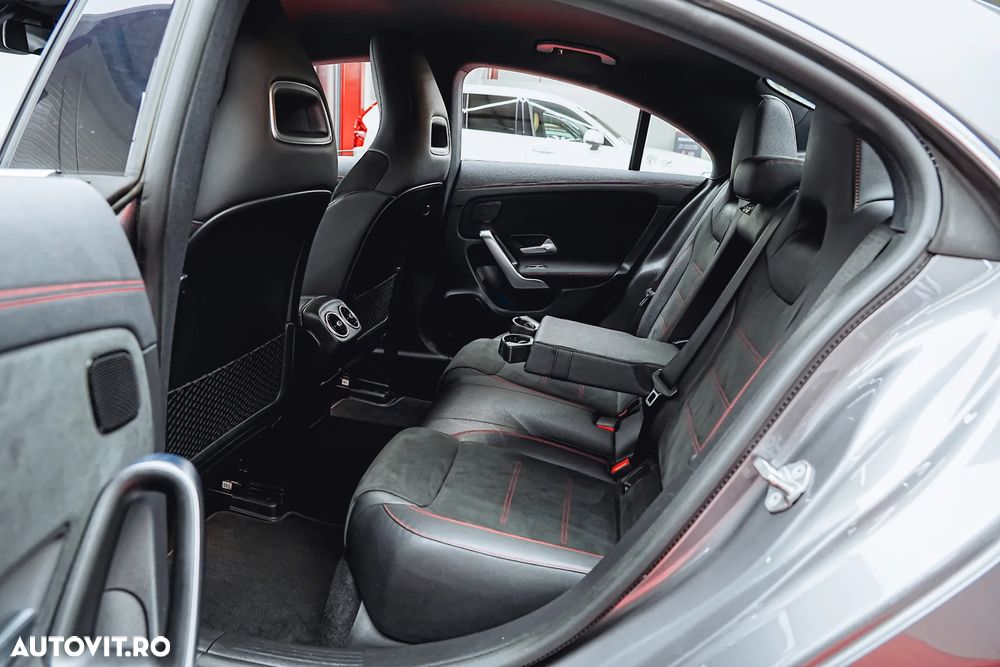 Mercedes-Benz CLA 180 7G-DCT AMG Line - 19