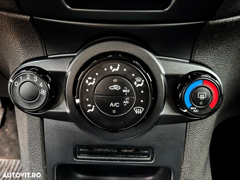 Ford Fiesta - 9