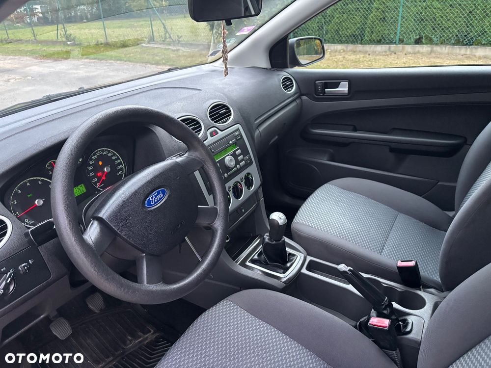 Ford Focus 1.4 16V Connection - 31