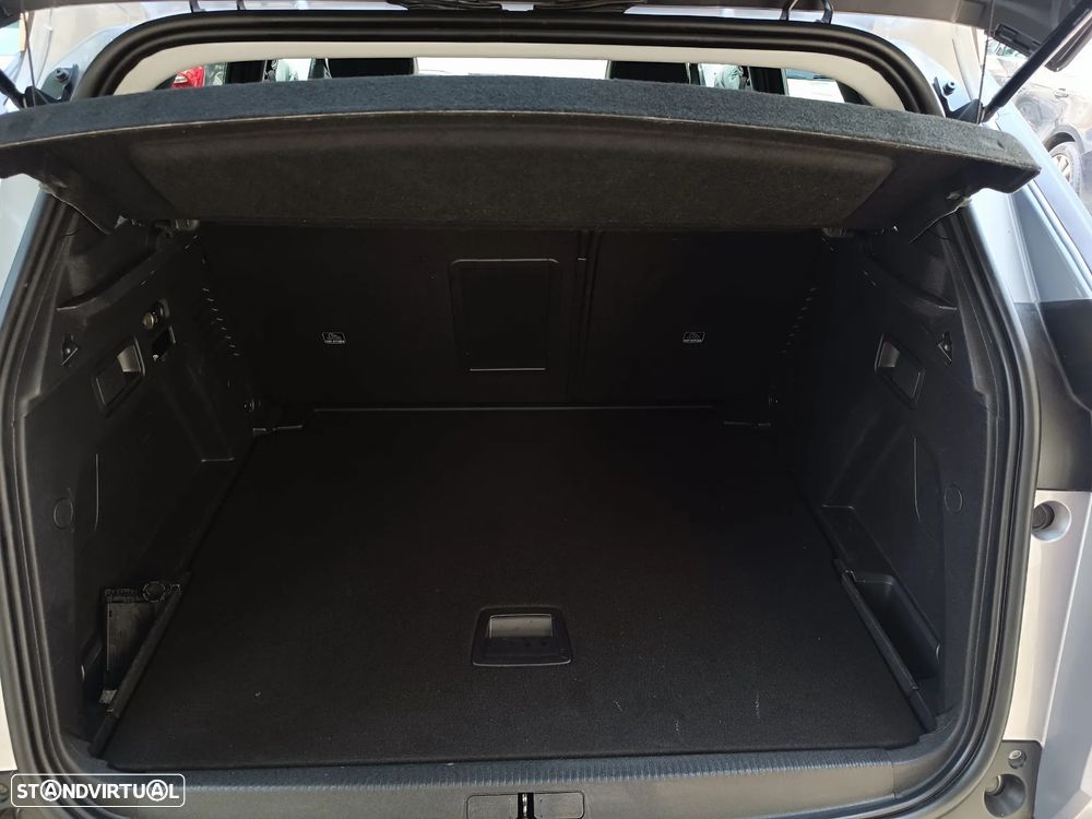 Peugeot 3008 1.2 PureTech Allure EAT8 - 37