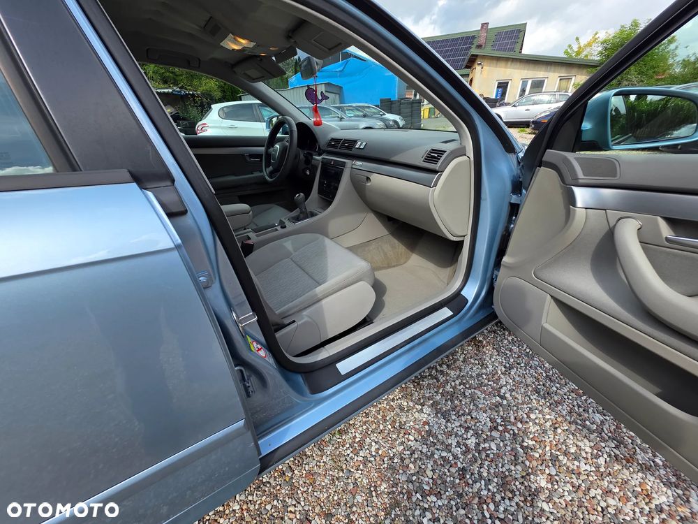 Audi A4 Limousine - 5