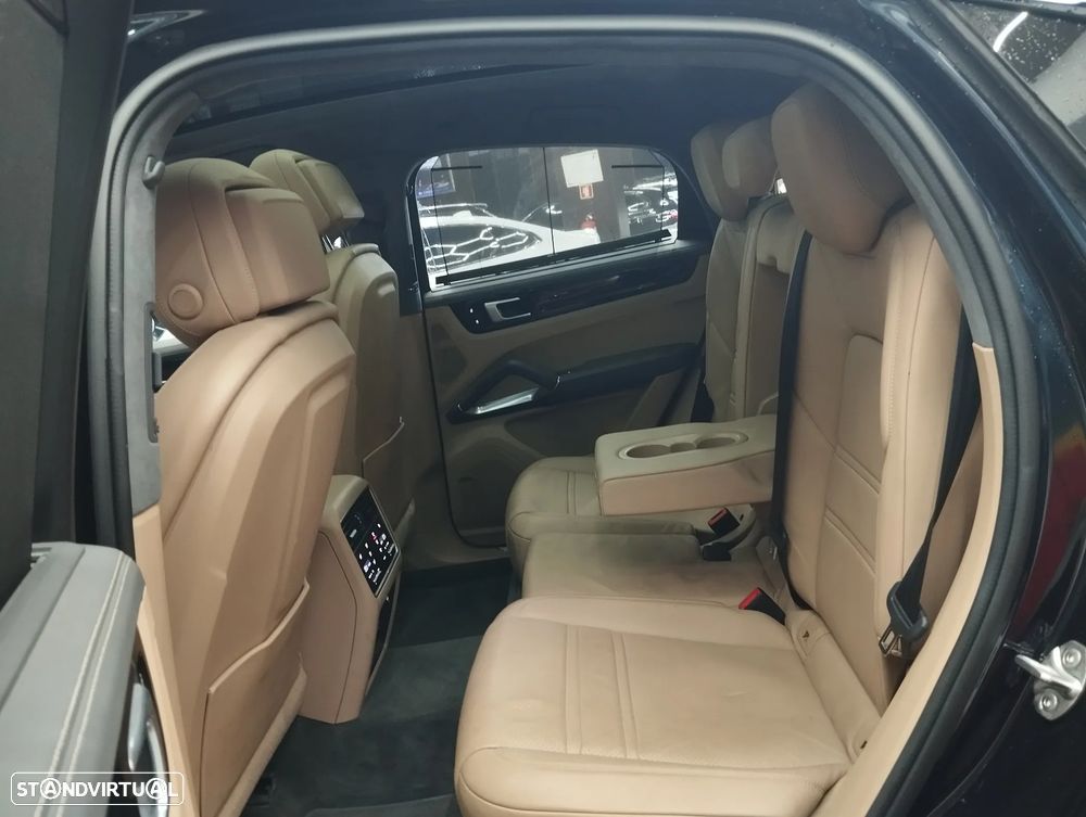 Porsche Cayenne Coupé Turbo S E-Hybrid - 21