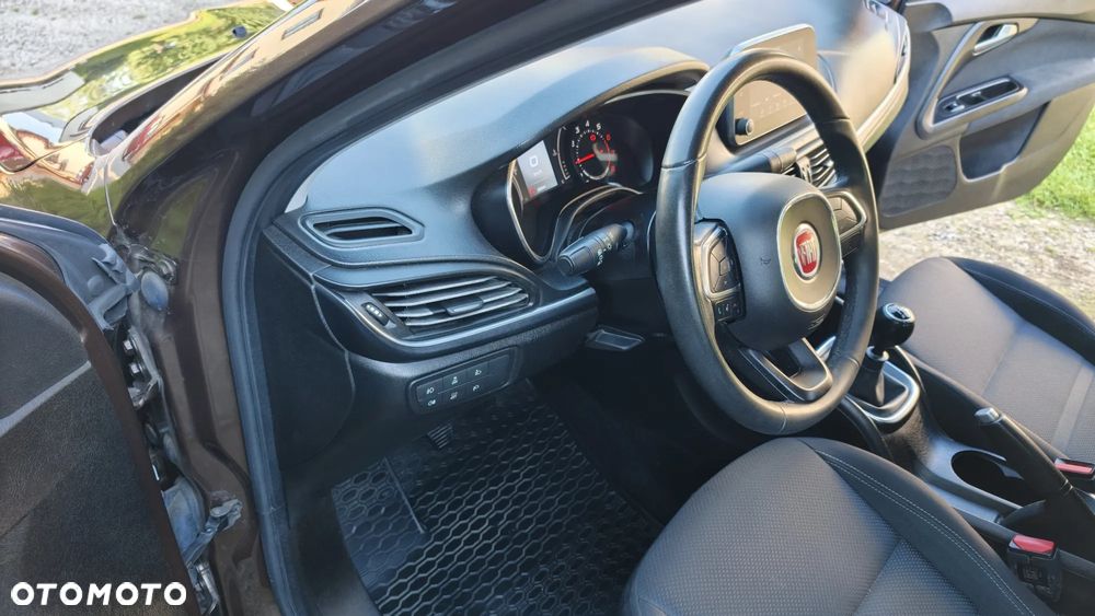 Fiat Tipo 1.4 16V Lounge EU6d - 17